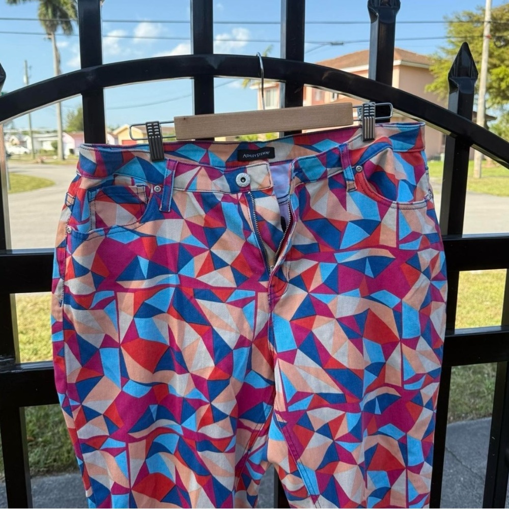 Colorful Geometric Pattern Pants - Picture 3 of 8
